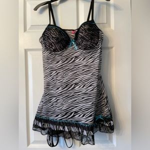 New Pucker Up Size 2X Zebra Print Sheer Baby Doll and Panties